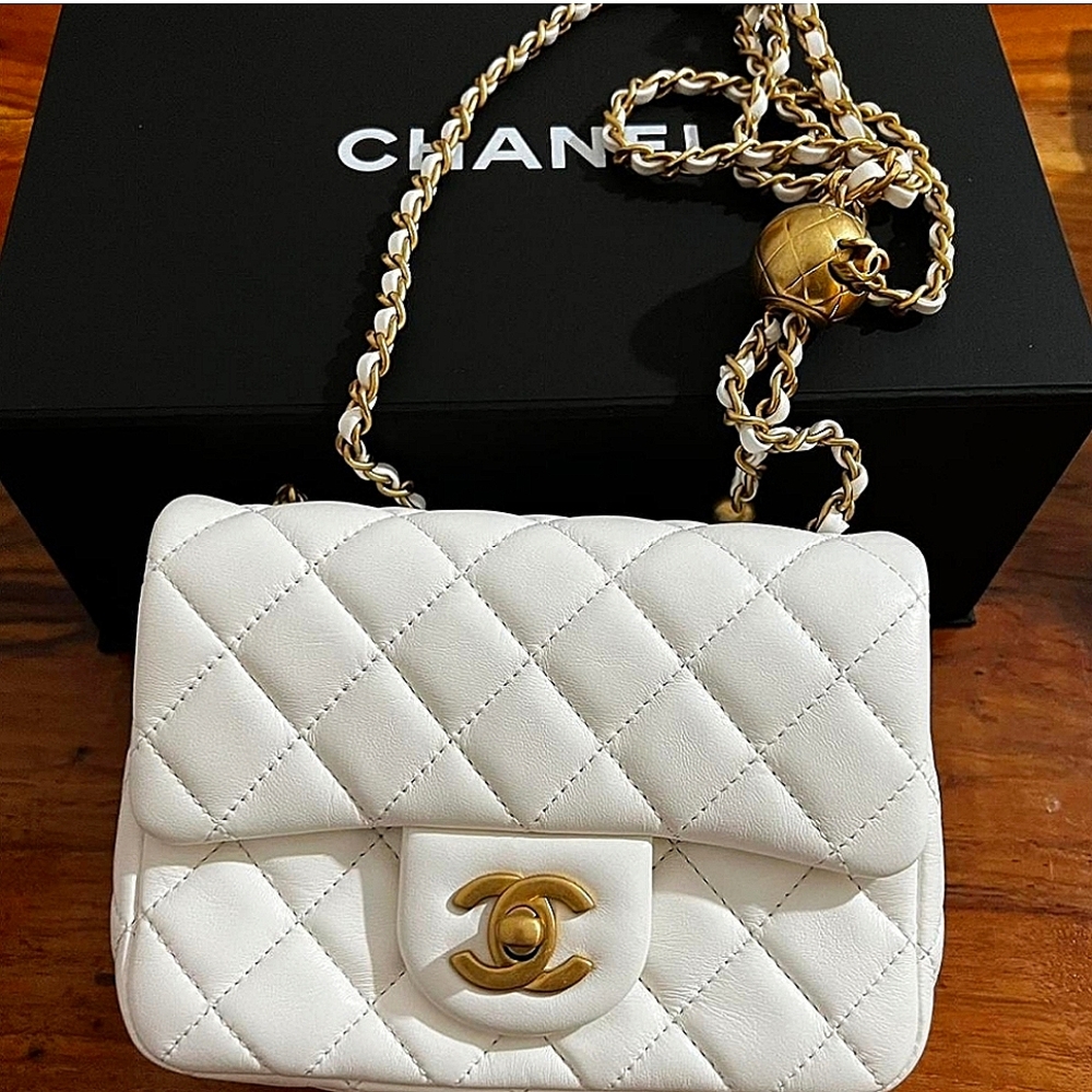 Crossbody Chanel w / box and dustbag